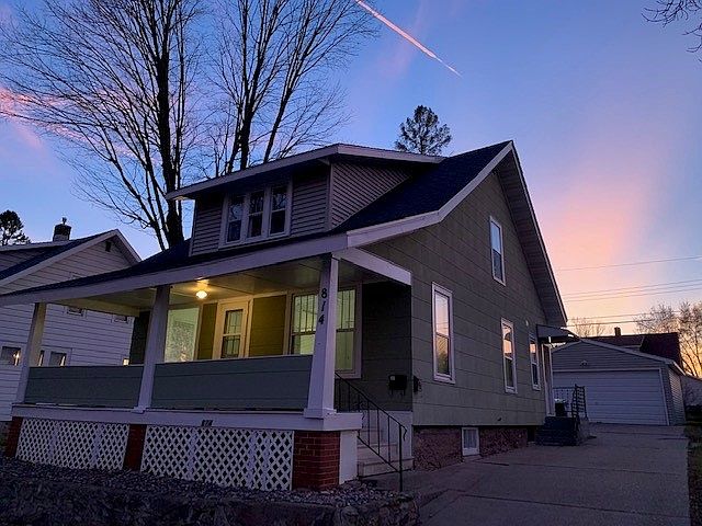 1st image of 814 N 4th Ave