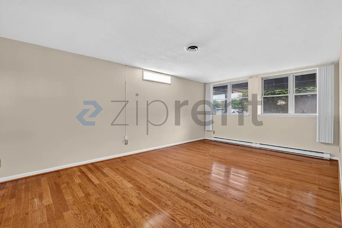 2 bed, 1.5 bath, 1096 sqft, $1,500 — Photo 3