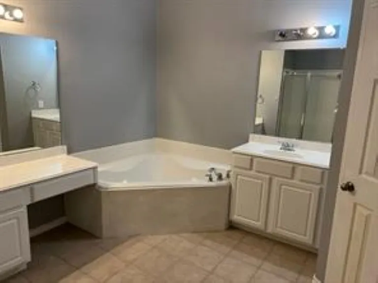 6400 Brownstone Dr — Photo 11