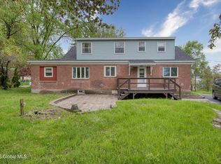 16 Van Heusen St, Albany, NY 12205