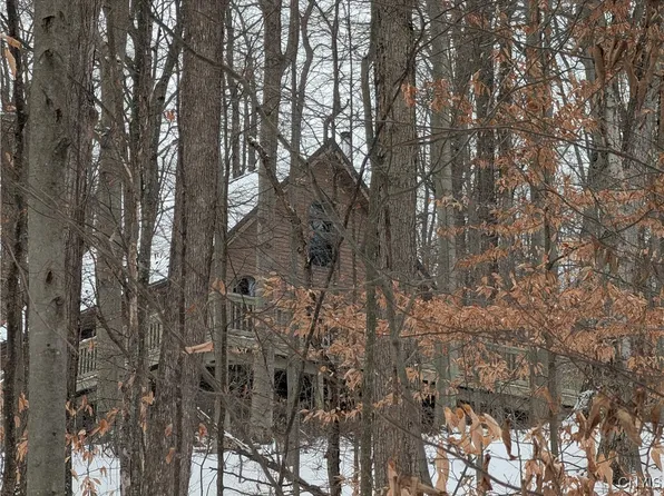 15 Ocean Dr, Freeville, NY 13068