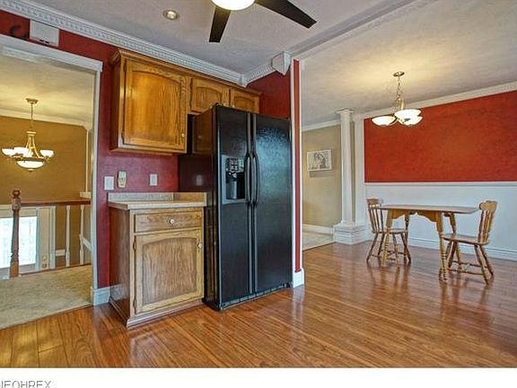 3rd image of 8016 Linden St