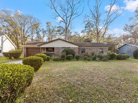 3rd image of 3148 Wood Hill Dr