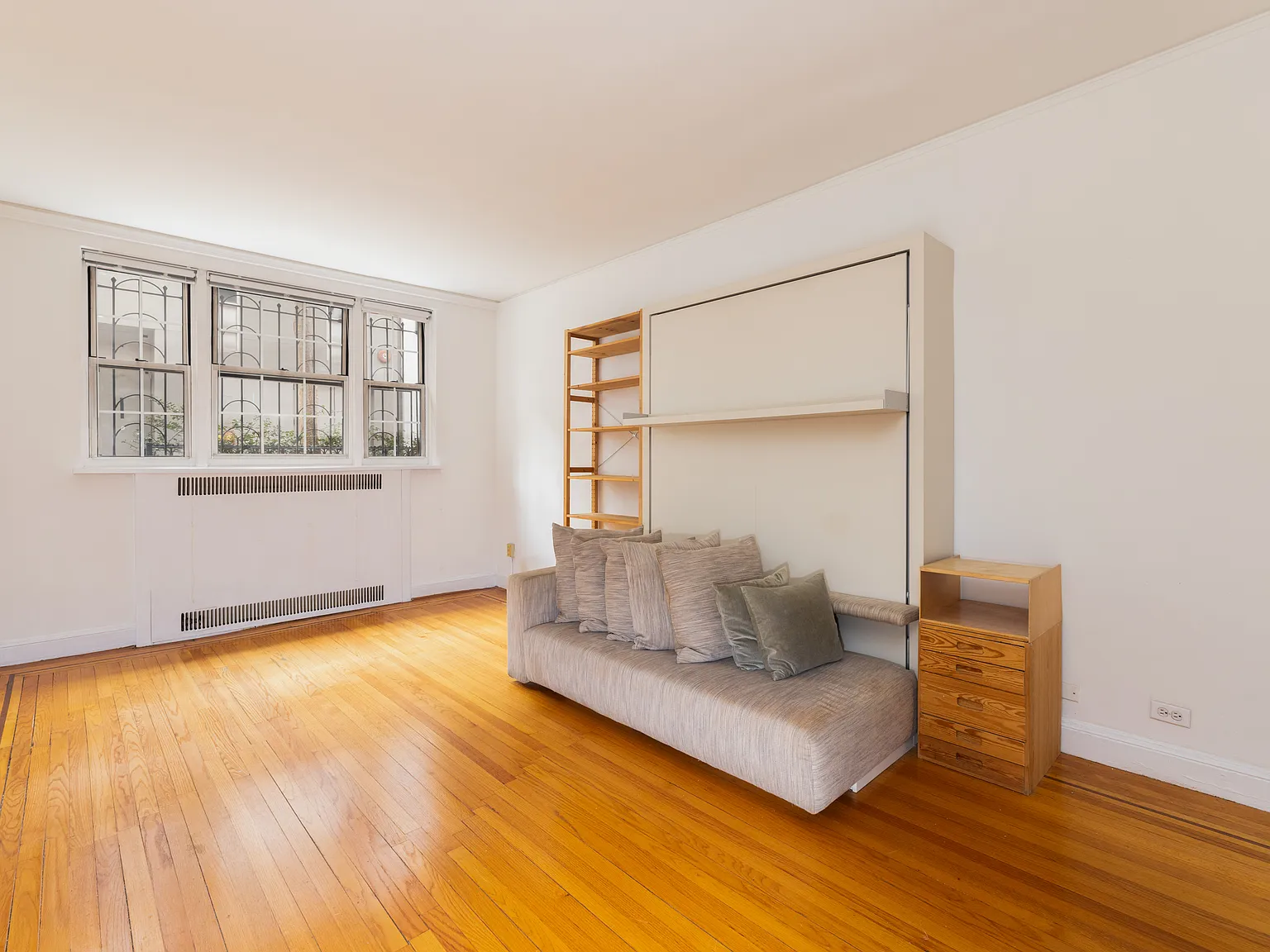 25 Minetta Lane — Photo 2