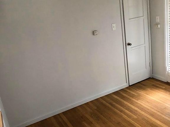 4th image of 504 Tremont Ave