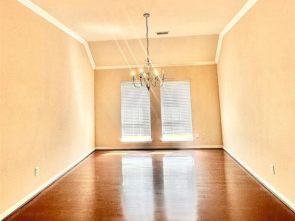 4th image of 15923 Maple Shores Dr