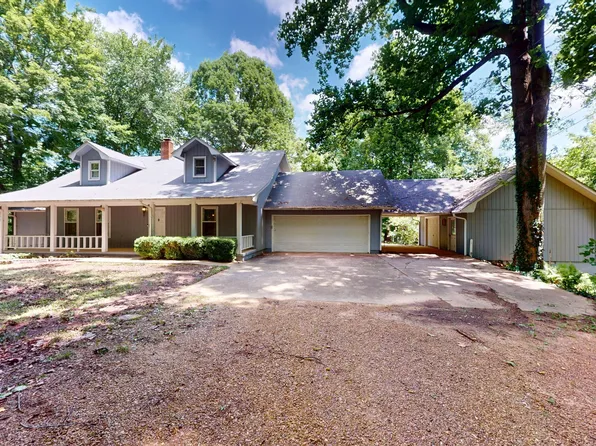 719 Oak Ridge Rd, Dyersburg, TN 38024