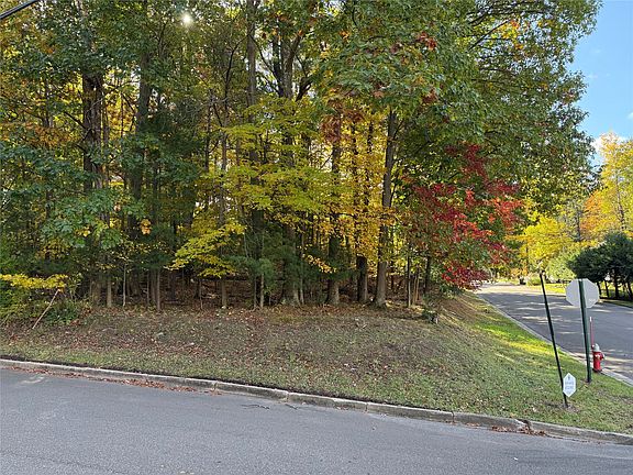 5th image of 3253 Dogwood Dr