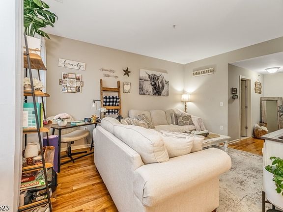 5th image of 85 Conover Terrace