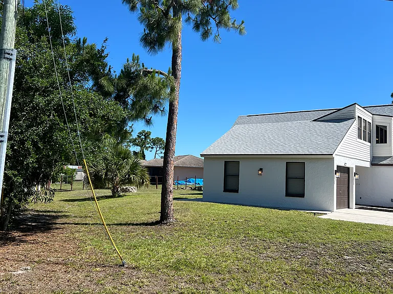 8172 Sanibel Blvd — Photo 34