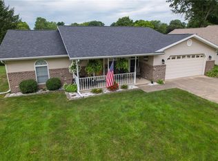 702 Westwood Dr, Catlin, IL 61817