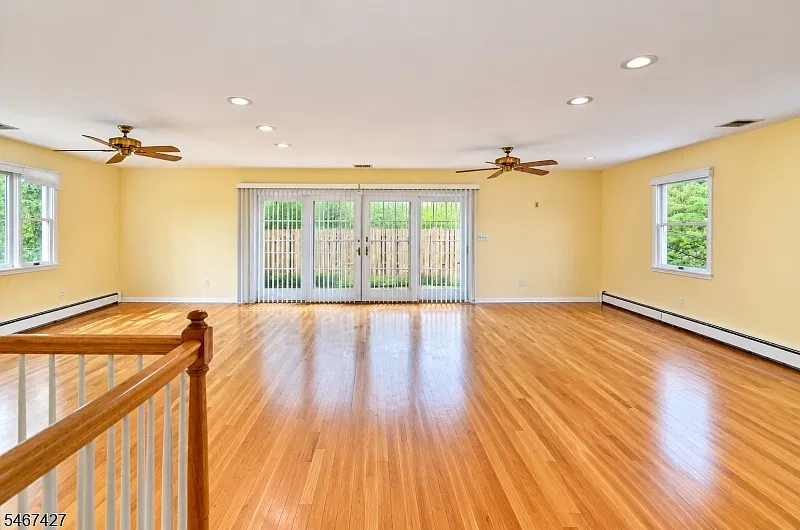 2 bed, 1.0 bath, $3,500 — Photo 3