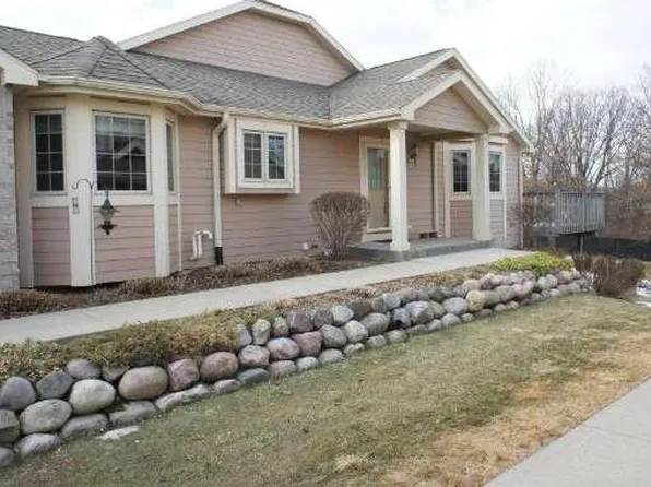 9150 Prairie Village Dr #2, Kenosha, WI 53142