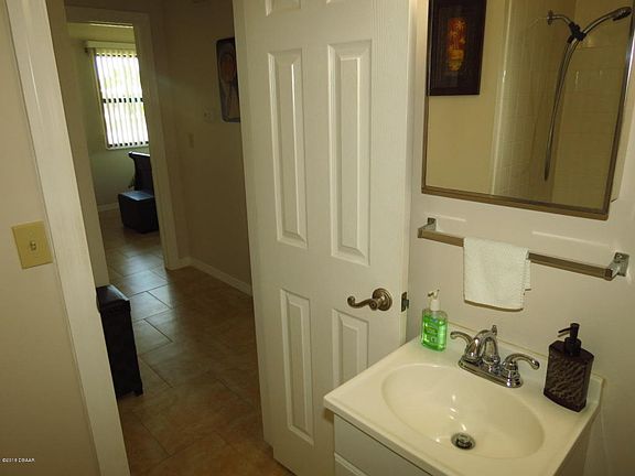 5th image of 702 Flamingo Dr #A