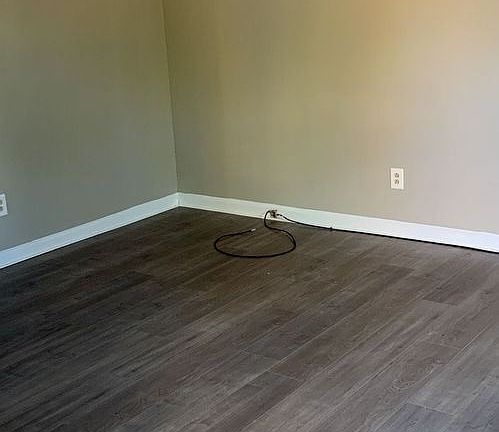 4th image of 406 Charleston Ln
