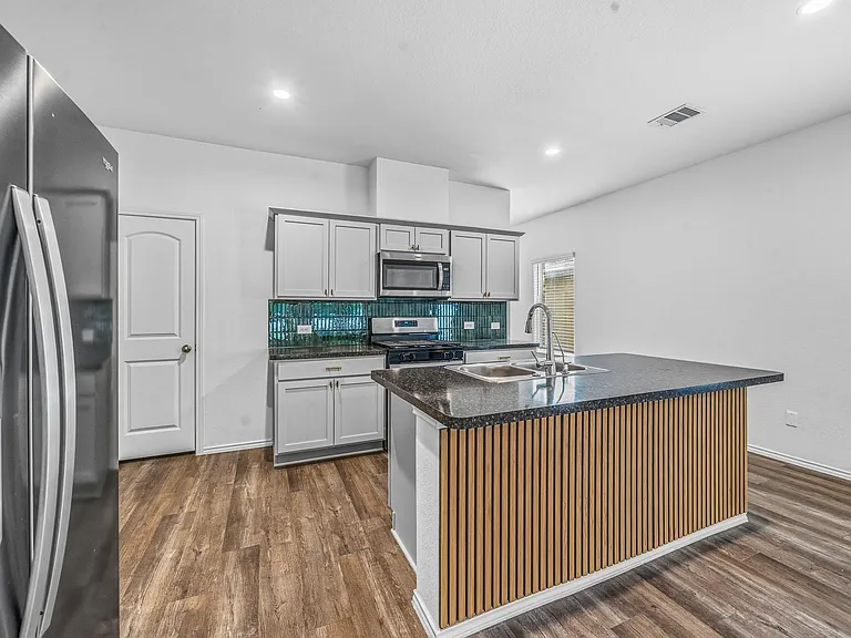 24122 Juniper Heights Dr — Photo 10