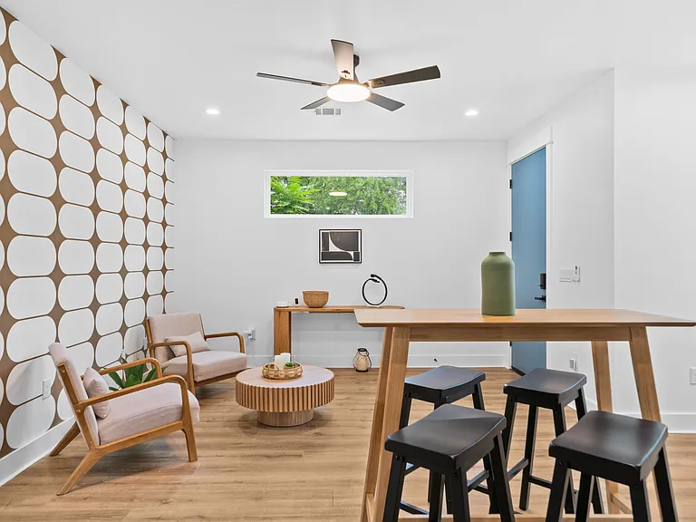 Carver Ave — Photo 10