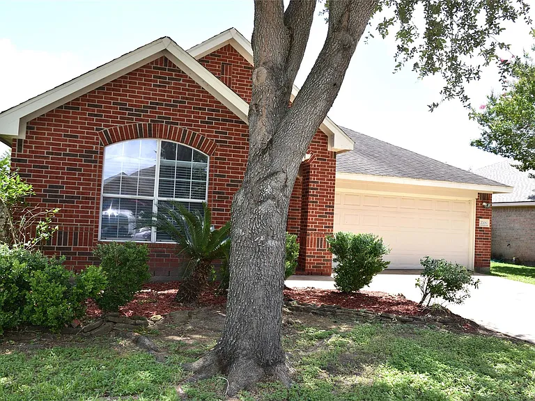 2705 Hewn Rock Way — Photo 1