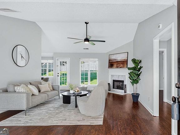 3rd image of 254 Ashland Park Ct