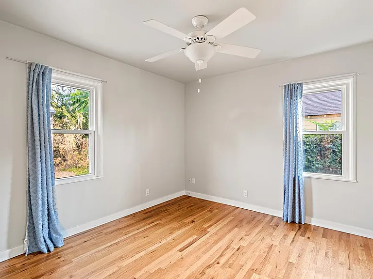 4426 W Irving St — Photo 16