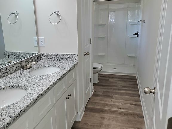 5th image of 333 N Tradd St