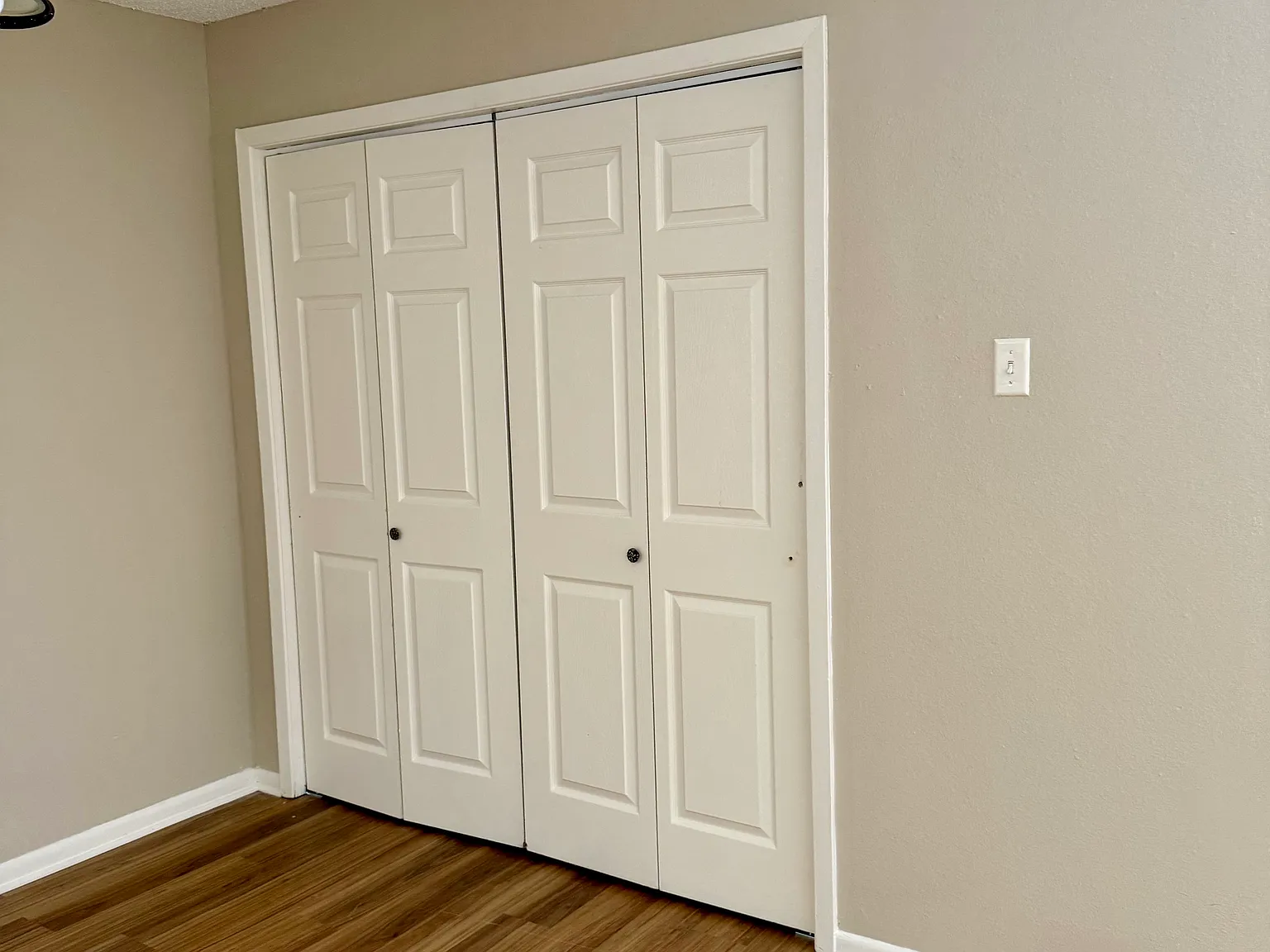 2 bed, 1000 sqft, $895 — Photo 2