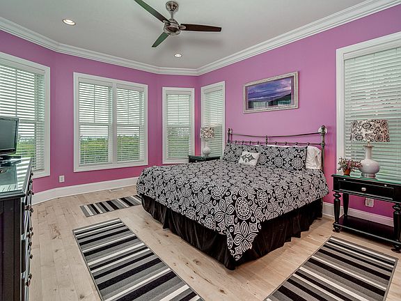 4th image of 449 Maritime Place