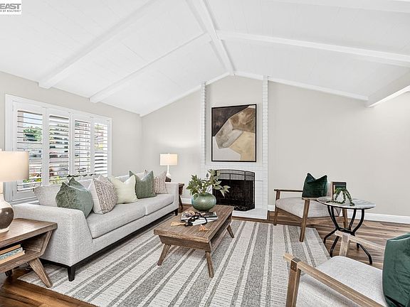 5th image of 1237 Concord St