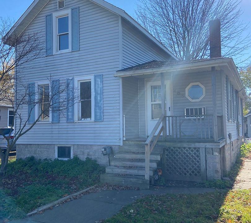 2nd image of 405 Stark St