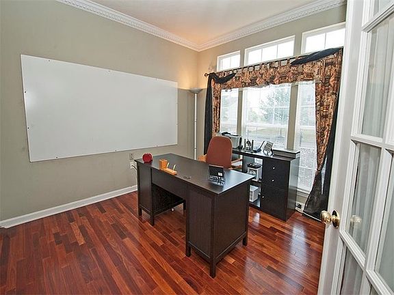 4th image of 73 Winterbrook Dr