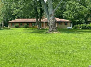 821 Jeff Davis Rd, Mayfield, KY 42066