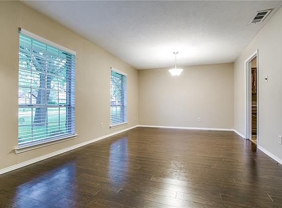 3rd image of 34 Highland Pl
