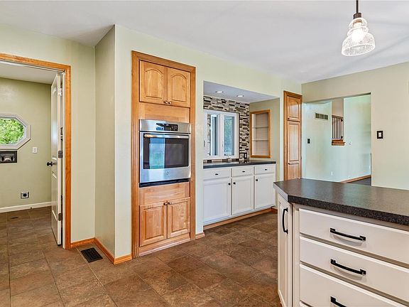 4th image of 2707 Cree Ct