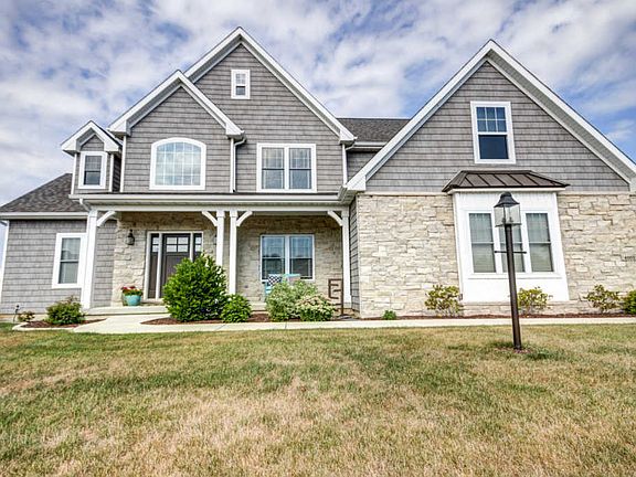 2nd image of 4002 Applewood Dr