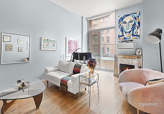 2nd image of 184 Thompson St APT 1R