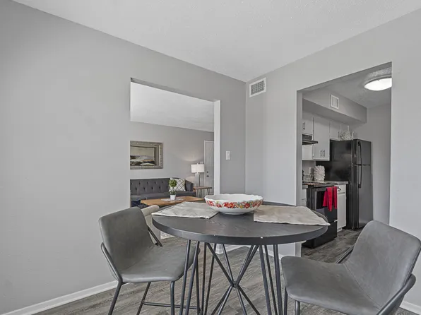 Maverick on Maurine Apartments