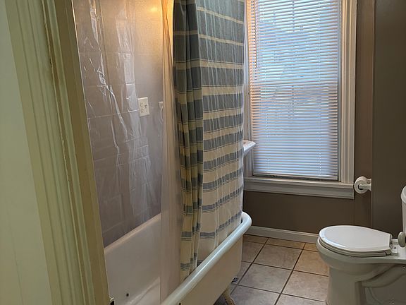2nd image of 126 E Cherry St APT 2