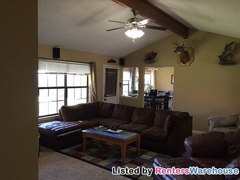 3rd image of 212 S Brushy St