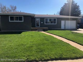 710 10th Ave W, Dickinson, ND 58601