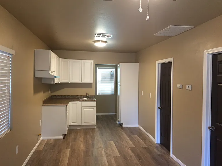 535 W Olive Ave — Photo 3