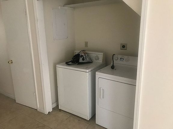 4th image of 7825 Read Blvd