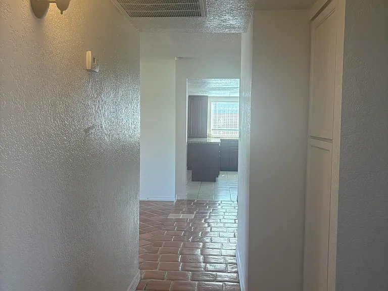 7137 W Colter St — Photo 17