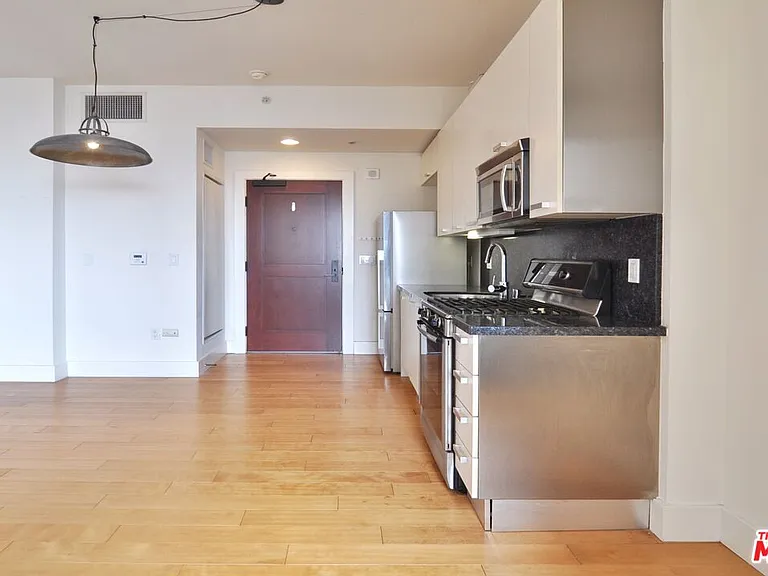 460 S Spring St #908 — Photo 22