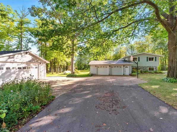 N8295 Sales Rd, Van Dyne, WI 54979