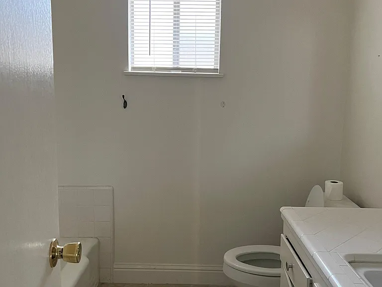 671 E San Carlos Ave — Photo 9