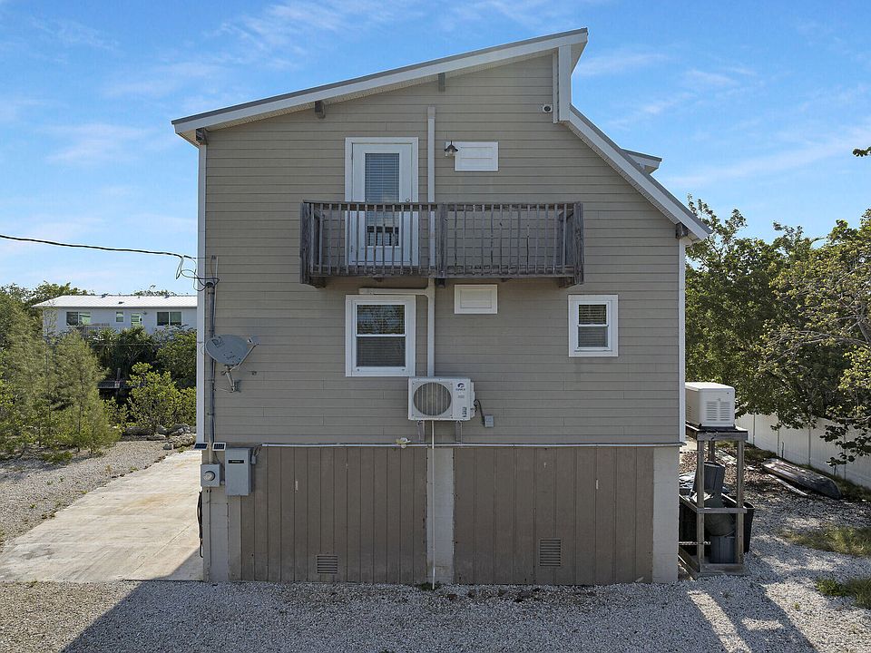 1st image of 813 Hawksbill Ln
