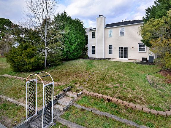5th image of 408 N Waters Edge Dr