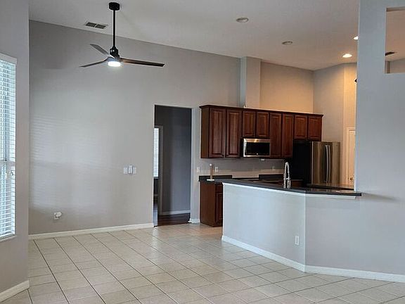4th image of 324 Green Ash Ln