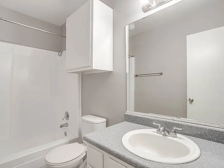 Foxfire Apartments — Photo 6