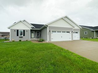1500 Woods Ave, Camanche, IA 52730